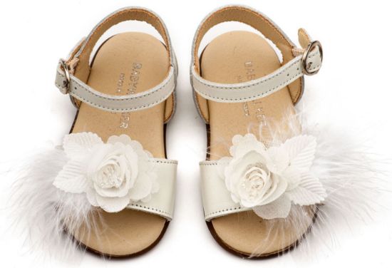 Εικόνα της Πέδιλο Διακοσμημένο με Χειροποίητο Λουλούδι με Πούπουλα PRI2662 Εκρού