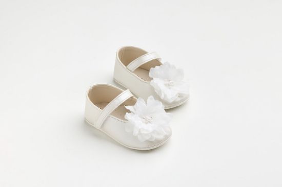 Εικόνα της K604E - Μπαλαρίνα αγκαλιάς σε εκρού τεχνόδερμα με off white εκρού φιόγκο