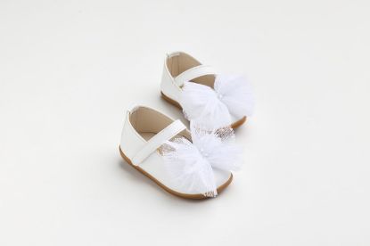 Εικόνα της K629A - Μπαλαρίνα για τα πρώτα βήματα σε λευκό τεχνόδερμα με χειροποίητο φιόγκο από λευκό πουά πλισέ τούλι