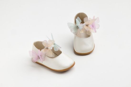 Εικόνα της K633E - Μπαλαρίνα για τα πρώτα βήματα σε εκρού τεχνόδερμα διακοσμημένο με χάντρες, πεταλούδες και στρας