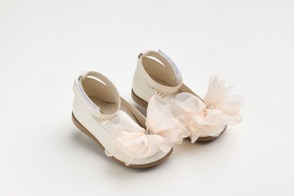 Εικόνα της K6125E - Μπαλαρίνα περπατήματος σε εκρού δέρμα με χειροποίητο διακοσμητικό από σομον μουσελίνα και στρας