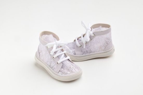 Εικόνα της K6137B - Μποτάκι περπατήματος σε λιλά γκλιτερ και δαντέλα