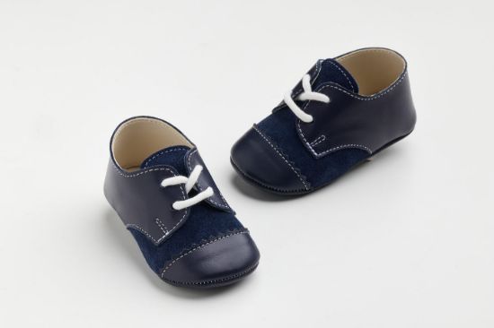 Εικόνα της A603M - παπουτσάκι αγκαλιάς σε μπλε λείο δέρμα και μπλε καστόρ δέρμα