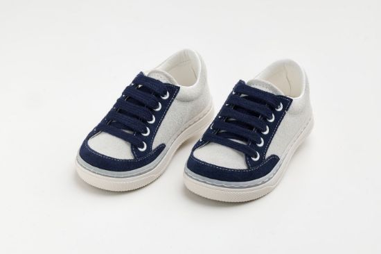 Εικόνα της A626M - παπουτσάκι περπατήματος σε λευκό και μπλε καστόρ δέρμα