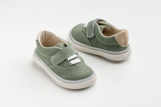 Εικόνα της A630B - παπουτσάκι περπατήματος σε λαδί ύφασμα, μπες και μέντα καστόρ δέρμα και κλείσιμο με ελαστικό κορδόνι και Velcro