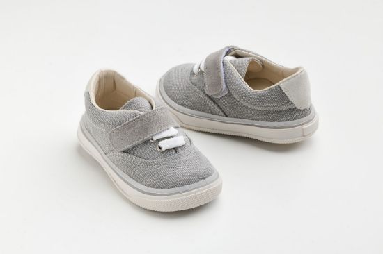 Εικόνα της A630A - παπουτσάκι περπατήματος σε γκρι ύφασμα, γκρι και λευκό καστόρ δέρμα και κλείσιμο με ελαστικό κορδόνι και velcro