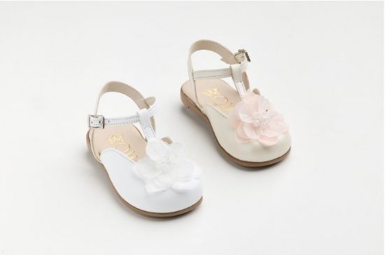 Εικόνα της K675E - Μπαλαρίνα περπατήματος mule σε εκρού δέρμα με ροζ λουλούδι