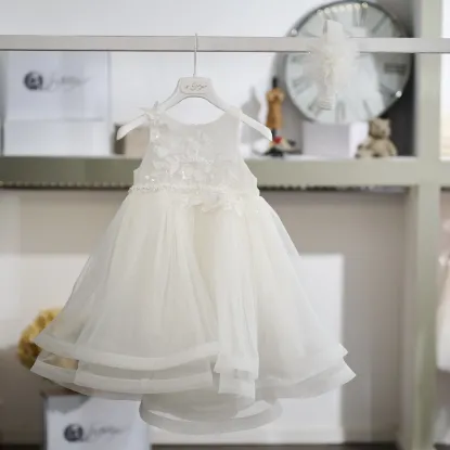 Βαπτιστικό φόρεμα σε ιβουάρ απόχρωση