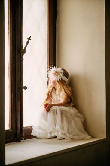 κορδέλα μαλλιών διακοσμημένη με τούλι και χειροποίητο λουλούδι στην ίδια απόχρωση